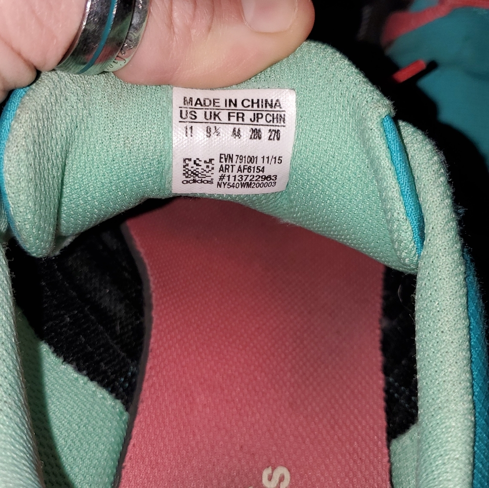 Shoes - Picture 2 of 4
